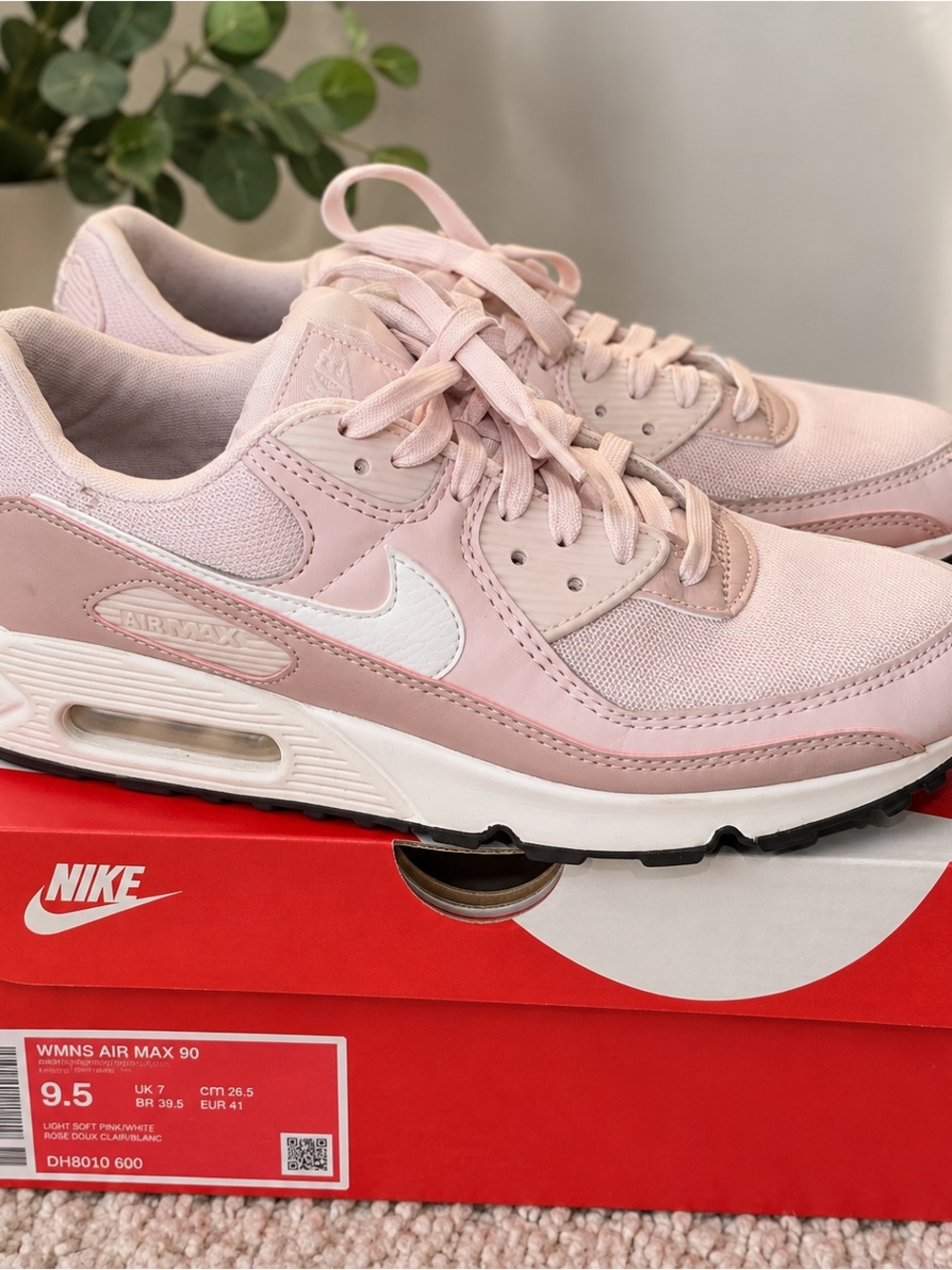 Nike Air Max 90 Women’s Pink Sneakers | Size 9.5